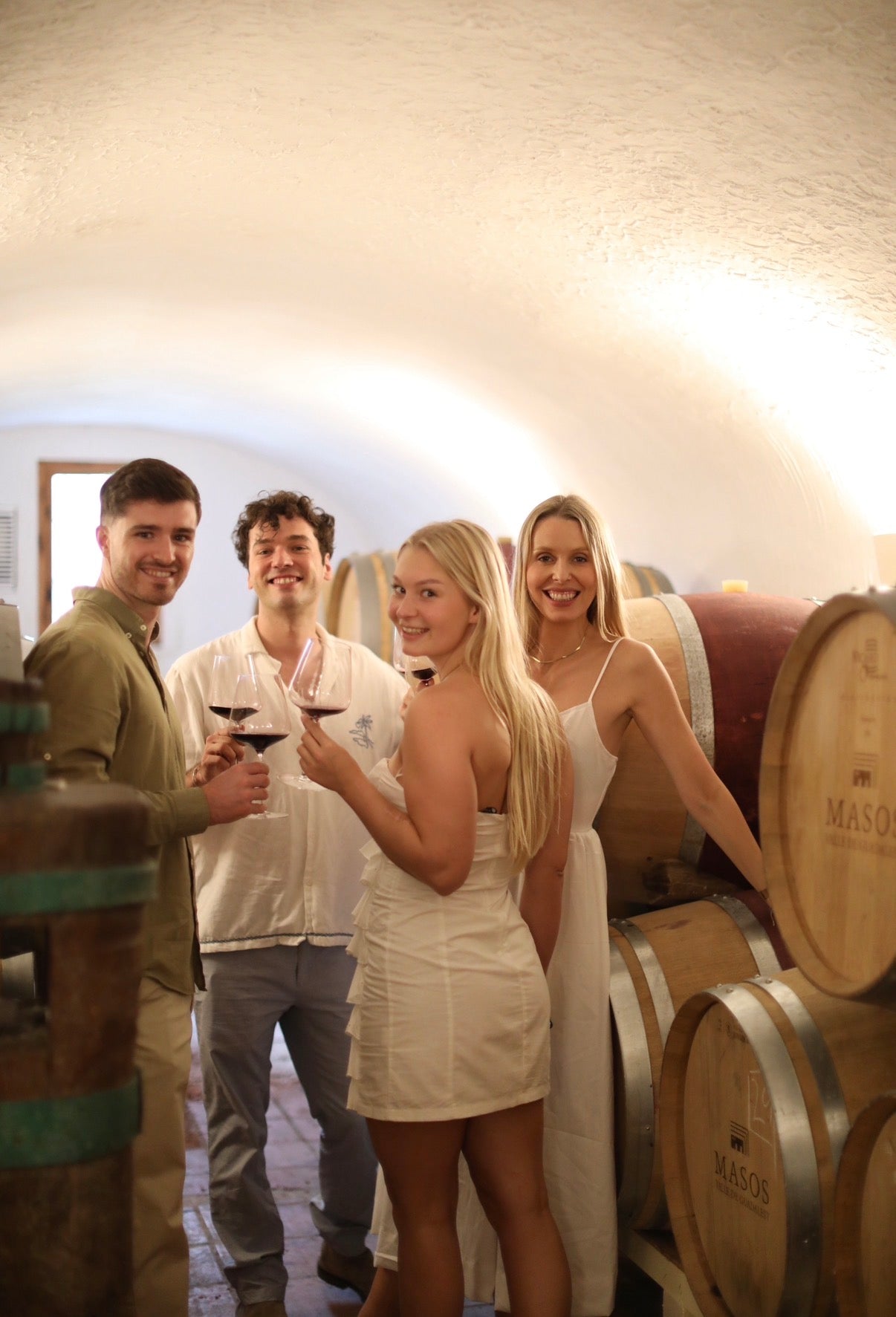 DÌA Cata de Vinos (2 Bodegas) + Tapas