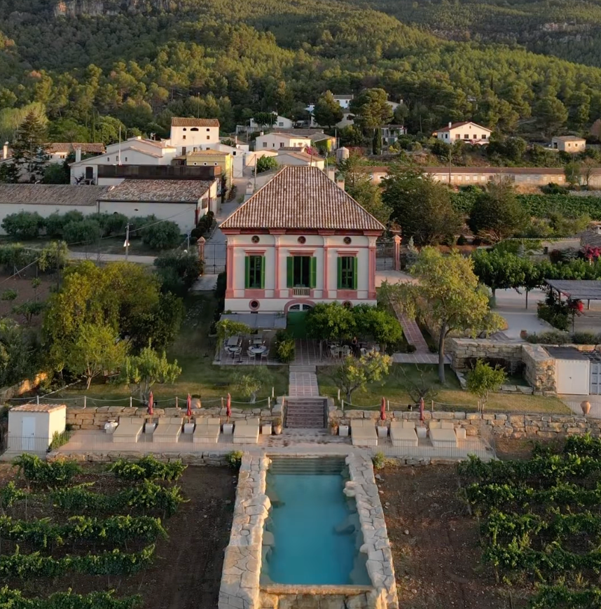 Luxurious Wine Experience with Wine Pairing OR 6-course Gourmet Meal