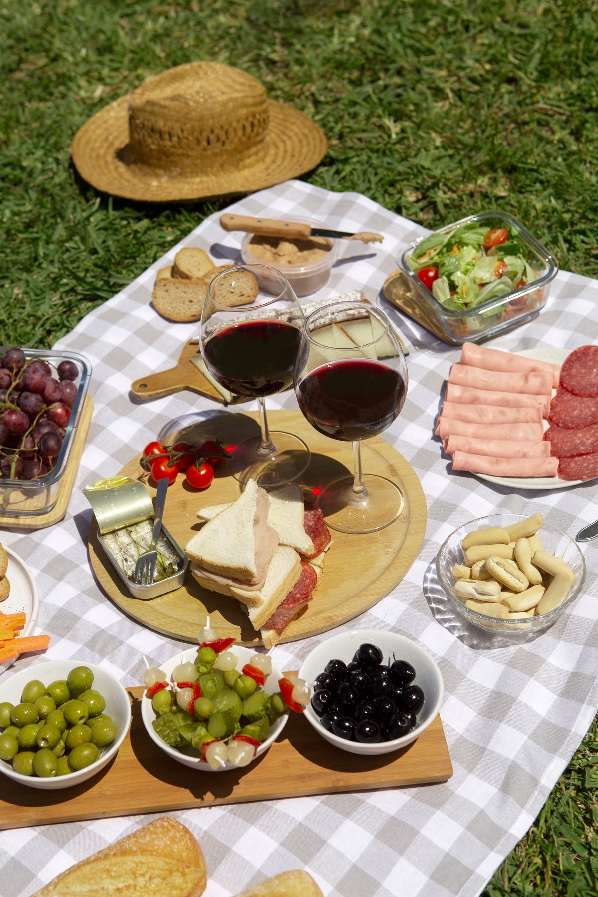 From Saint-Tropez: Horseback Ride + Pizza Picnic